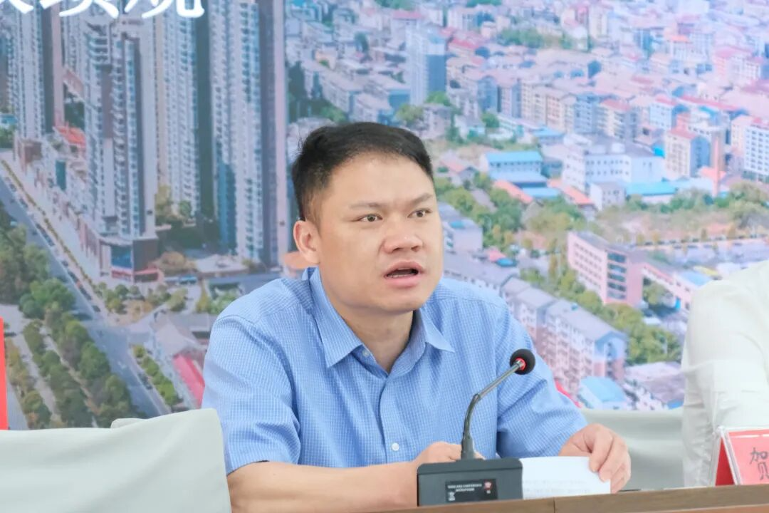20260526南县团干部上讲台贺伟总结讲话.jpg